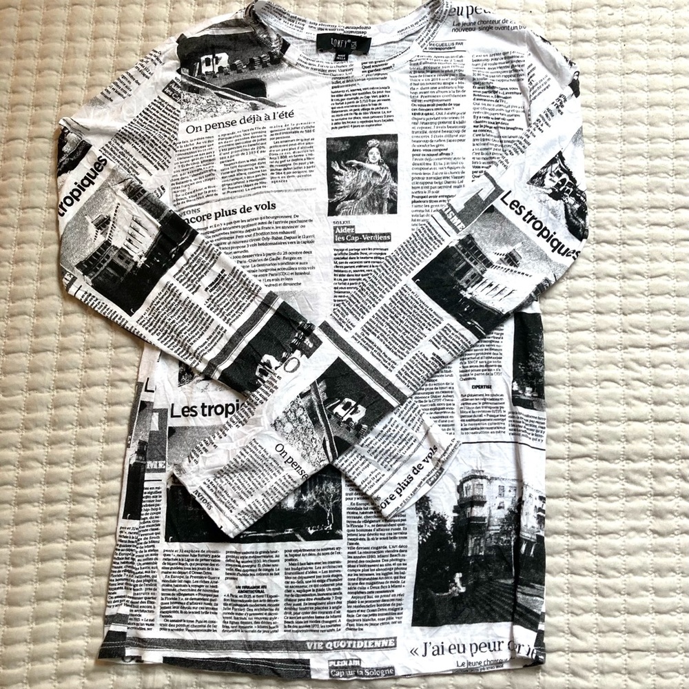 Long sleeve cotton news tshirt.